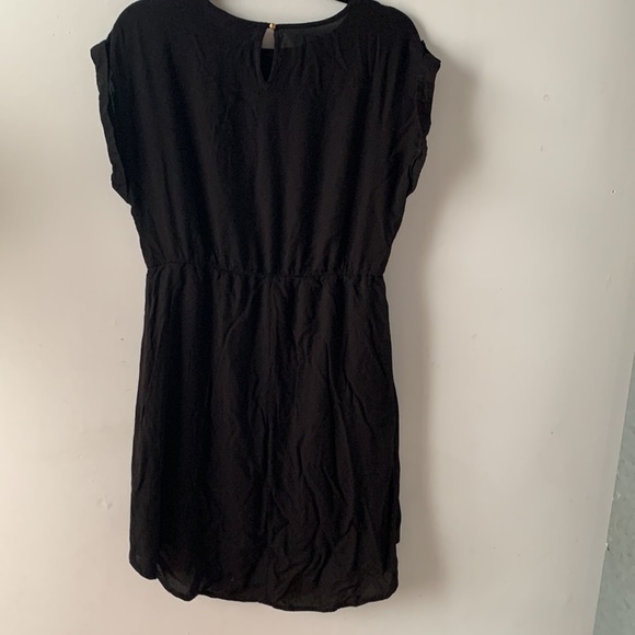 Cute dress with a sparrow embroidery - Picture 5 of 9